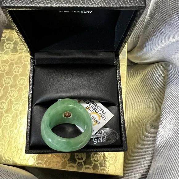 Pearl Jade Ring - Picture 2 of 3